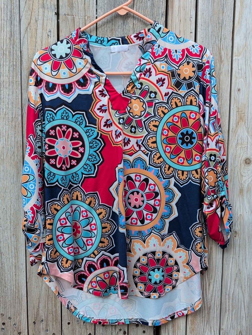 Hount Women’s Telavera Style Multicolor V-Neck Printed Tunic Blouse
